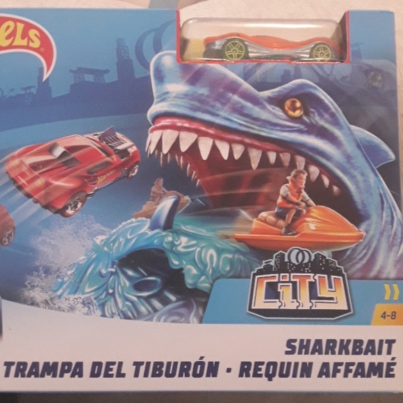 hot wheels shark bait track